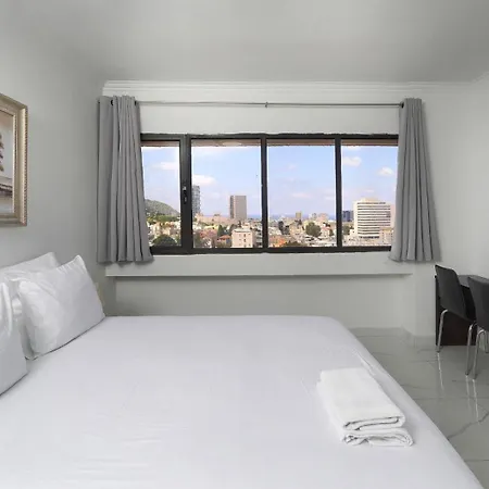 Haifa Tower Hotel - מלון מגדל חיפה Exterior photo